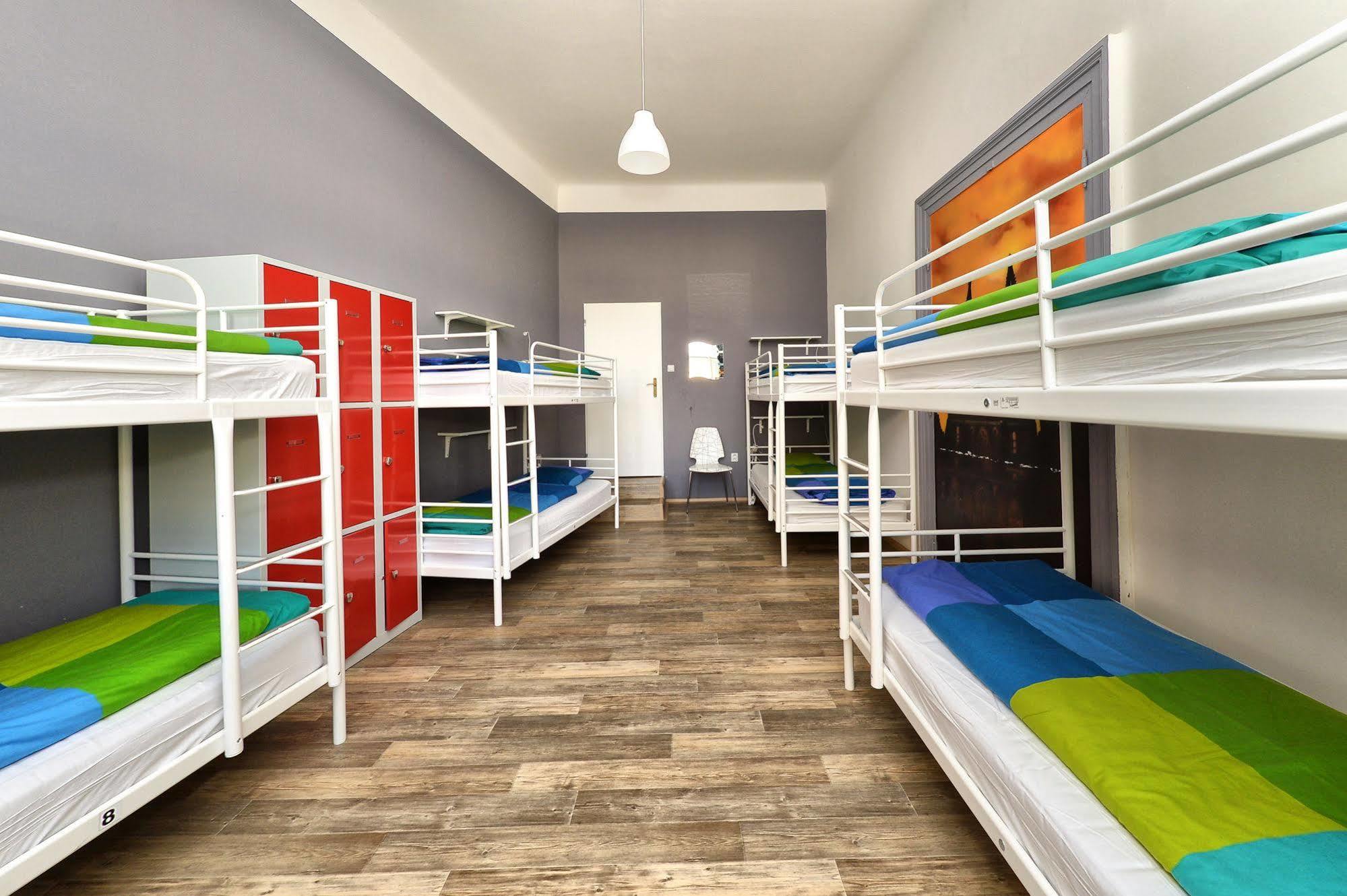 Onefam Home براغ المظهر الخارجي الصورة